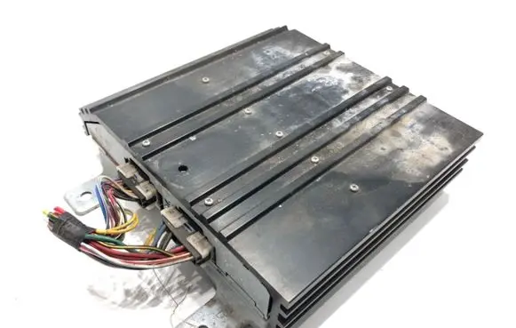 Mitsubishi Lancer VIII Sound amplifier 8701A382