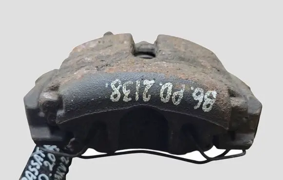 Volkswagen PASSAT B6 Front brake caliper