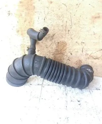 Mitsubishi Pajero Sport I Air intake duct part