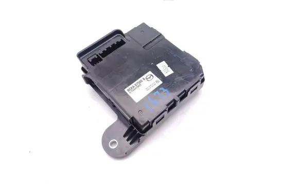 Mazda 3 II Central body control module BCKA67560B X1T28475HZT