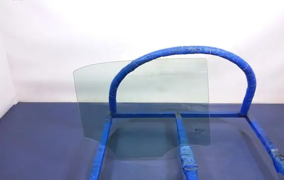 Cadillac CTS Rear door window glass