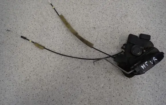 Mazda 5 Rear door lock 