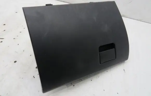 Mazda 3 III Glove box 1111