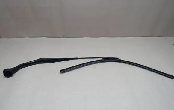Ford Kuga II Front wiper blade arm CJ5417C495AE