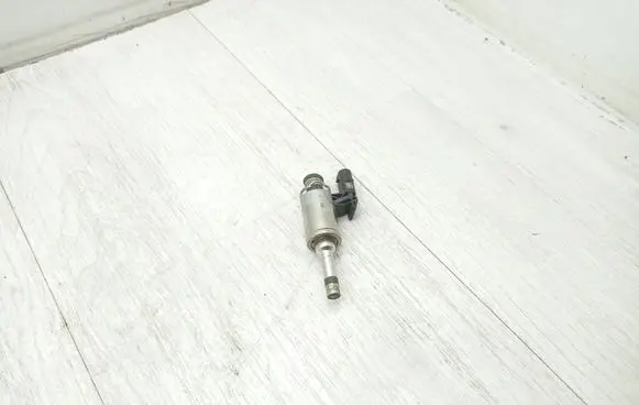 Audi A4 S4 B9 Fuel injector 0261500477