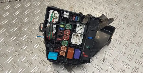 Toyota Yaris Fuse box set