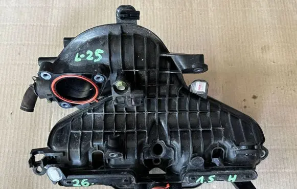 Toyota Yaris Intake manifold 1712021060