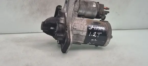 Nissan Juke I F15 Starter motor 233004979R