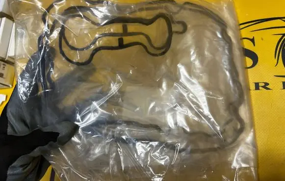 BMW 6 F06 Gran coupe Rocker cam cover 11127614700 7614700