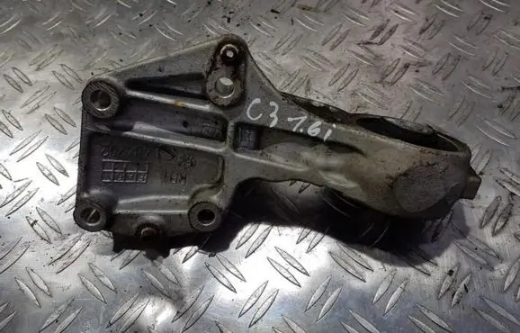 Citroen C3 Engine mount bracket