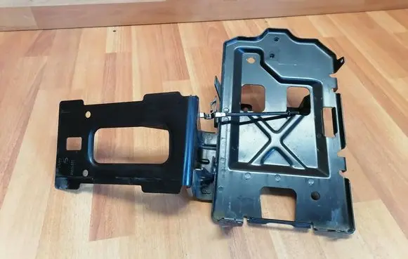 Opel Insignia B Battery tray 84221668 39215802 84221669