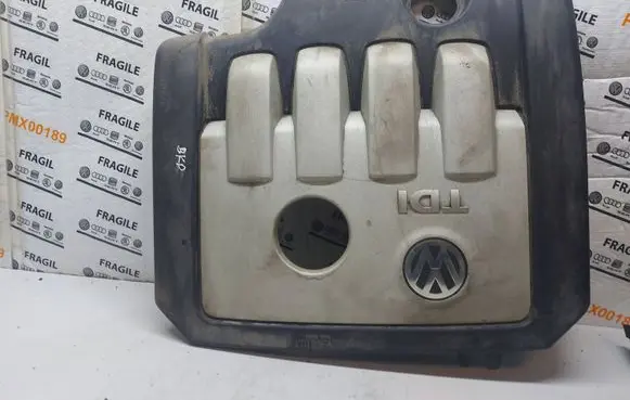 Volkswagen PASSAT B6 Engine cover (trim) 03G103925B 074107