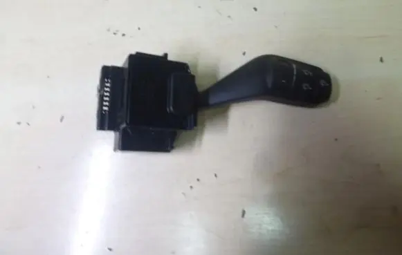 Ford Focus Multifunctional control switch/knob 17D9401 N357