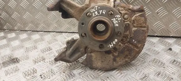 Skoda Octavia Mk1 (1U) Front wheel hub