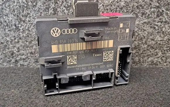 Volkswagen Touareg II Door control unit/module 4H0959793N