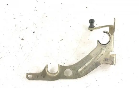 Mercedes-Benz C W205 Air filter cleaner box bracket assembly 2740940041 A2740940041