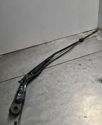 Volkswagen II LT Windshield/front glass wiper blade 2D1955407