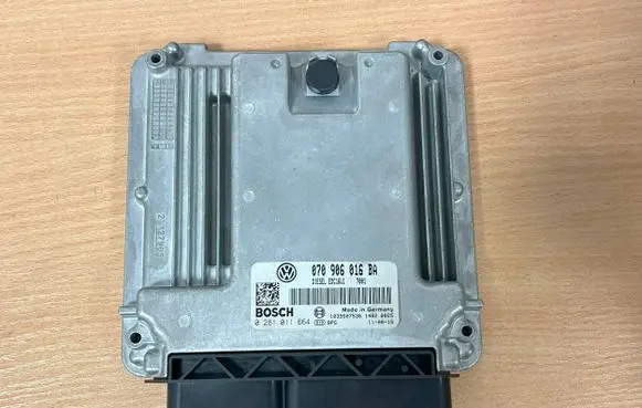 Volkswagen Transporter - Caravelle T5 Engine control unit/module 070906016BA 1039S07536 0281011664