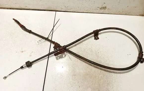 Hyundai i30 Handbrake/parking brake wiring cable 