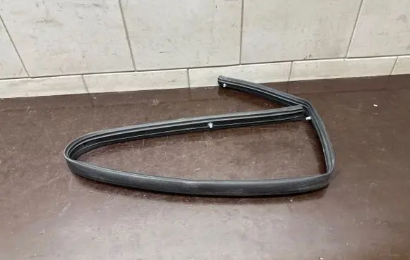 Honda HR-V Rubber seal rear door 