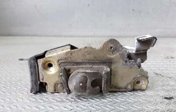 Volkswagen I LT Front door lock 211837016H