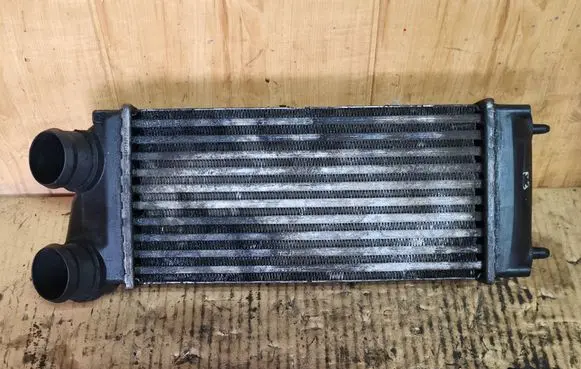 Citroen C4 I Picasso Intercooler radiator IA1401 876923J 9648551880