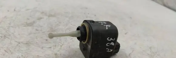 Audi A4 S4 B5 8D Headlight level adjustment motor 