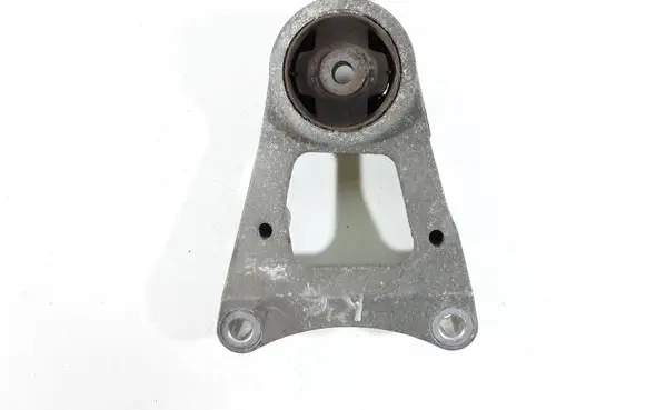 Toyota RAV 4 (XA30) Rear differential mounting bracket 42130