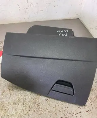 Ford Focus Glove box BM51-A06044