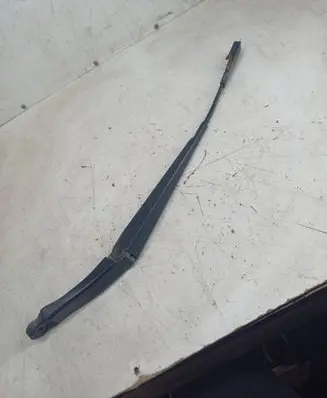 Volvo XC90 Front wiper blade arm 30655610