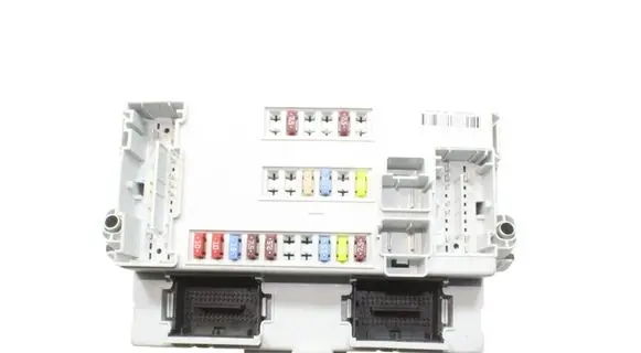 Jeep Cherokee Fuse module 68233381AC