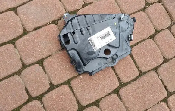 Renault Captur II Timing belt guard (cover) 135632713R
