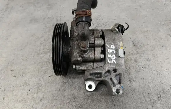 Chevrolet Cruze Power steering pump 