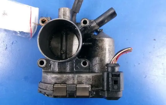Volkswagen Polo III 6N 6N2 6NF Throttle body valve 030133062C