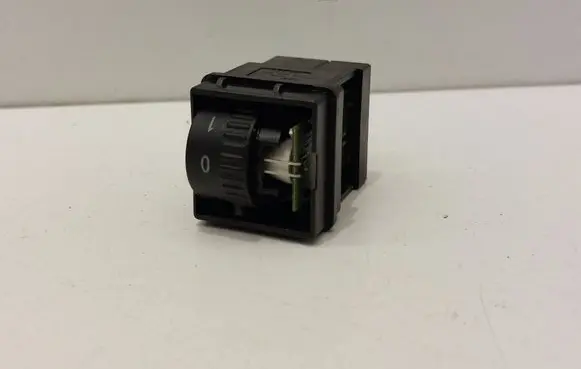 Volkswagen PASSAT CC Seat heating switch 3C0963563C