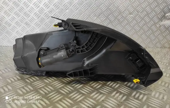 Renault Megane IV Glove box P685005280R P1012038A