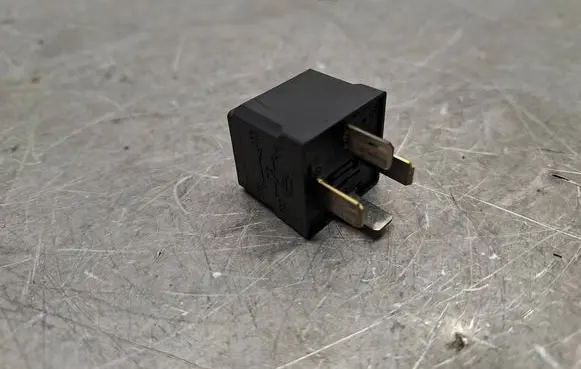 Opel Astra H Other relay 13171831