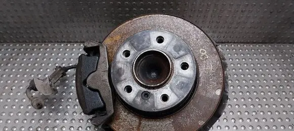 BMW 1 E81 E87 Front wheel hub 6764444
