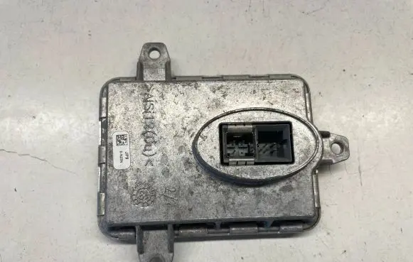 Volvo C70 Headlight ballast module Xenon 130732926901 1307329269