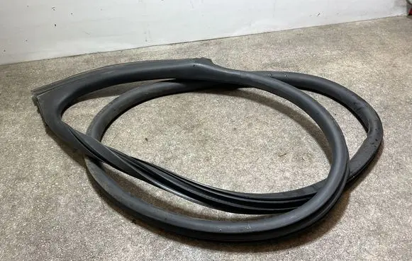 Audi E-tron GT Front door rubber seal 