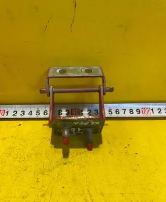 Ford Focus Tailgate/trunk/boot hinge AM51U42901A