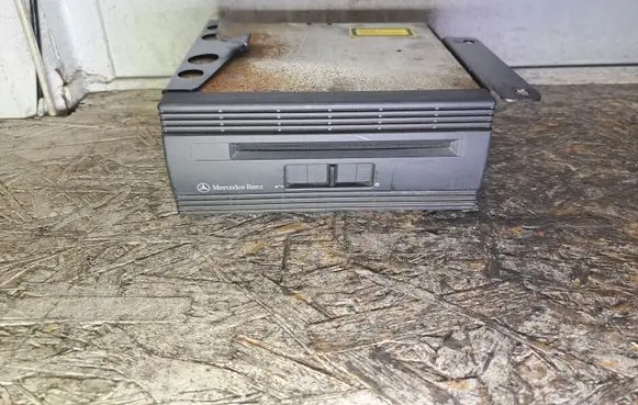 Mercedes-Benz E W210 Navigation unit CD/DVD player A2108200997