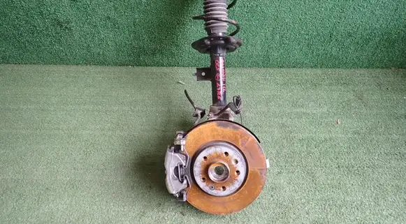 Nissan Qashqai J12 Front wheel hub spindle knuckle 