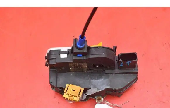 Opel Astra J Front door lock 13579522HK