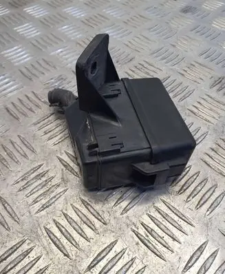 Toyota Yaris Fuse module 7162XA2