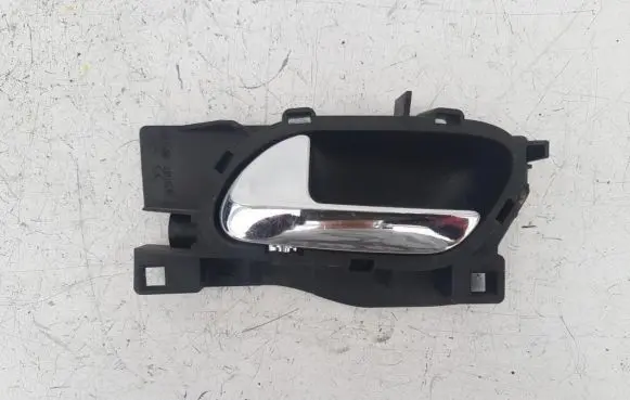Peugeot 407 Front door interior handle 