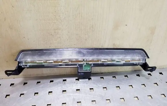 Volvo XC70 Third/center stoplight 8658948