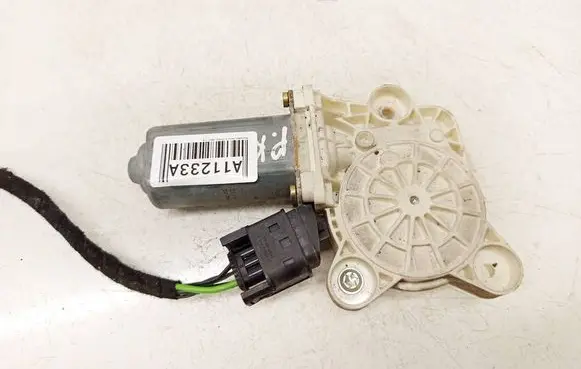 Mercedes-Benz C W203 Front door window regulator motor A2118201842