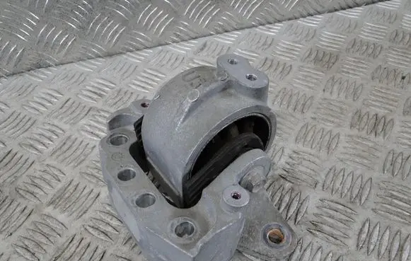 Toyota RAV 4 (XA50) Engine mount vacuum valve 