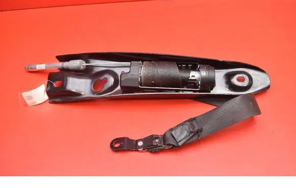 Volvo XC90 Front seatbelt 30661912